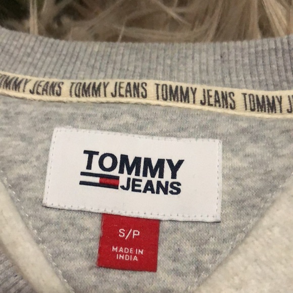 Tommy Hilfiger Crewneck Sweatshirt-Sz S-Gray with Spell-Out Sleeves-EUC - Picture 4 of 13